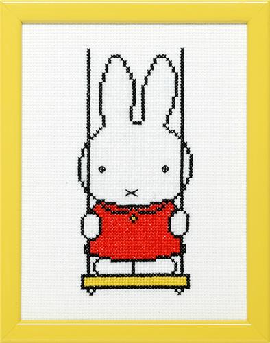 Pako 211.605 Borduurpakket telpatroon aïda Nijntje op schommel 13x17cm