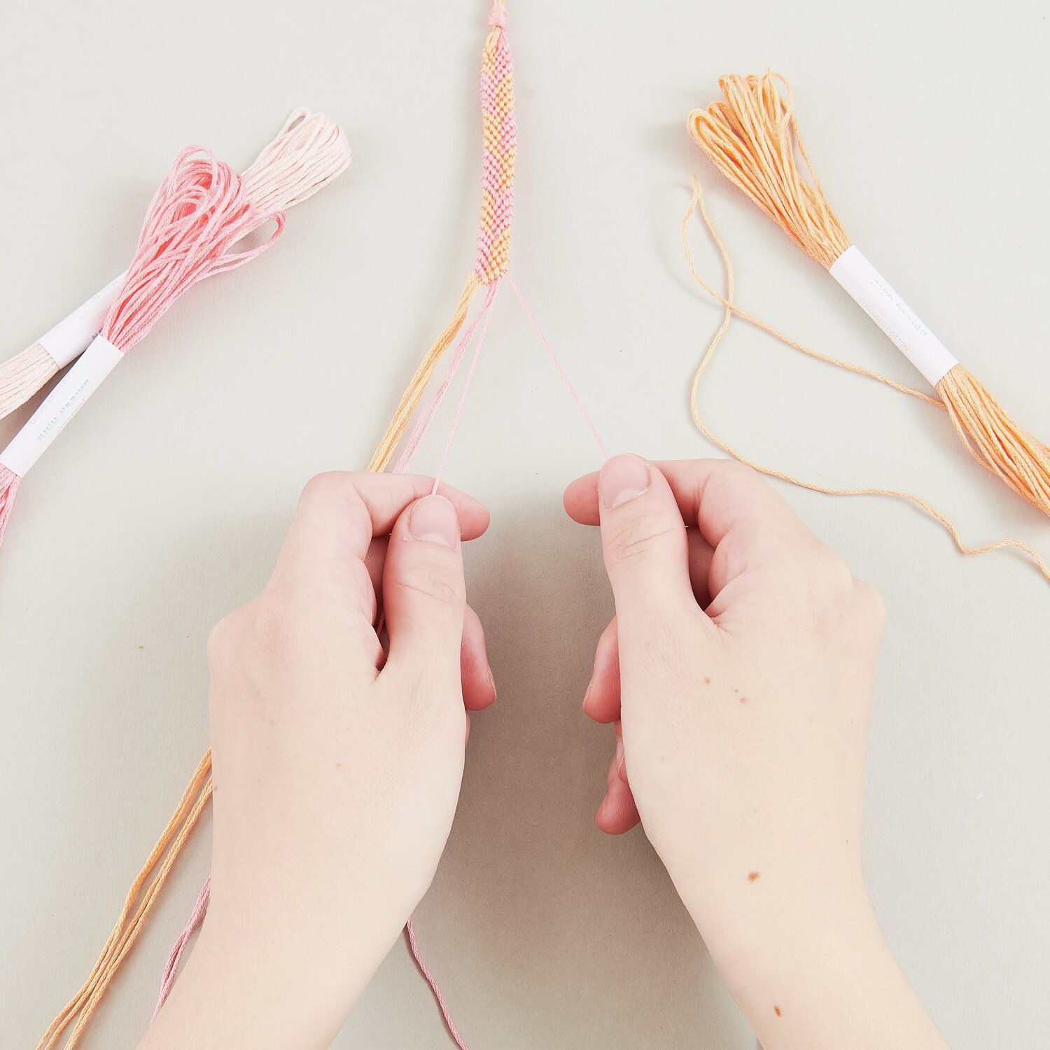 Rico DIY vriendschapsarmbanden set Fashion Colours - Afbeelding 3