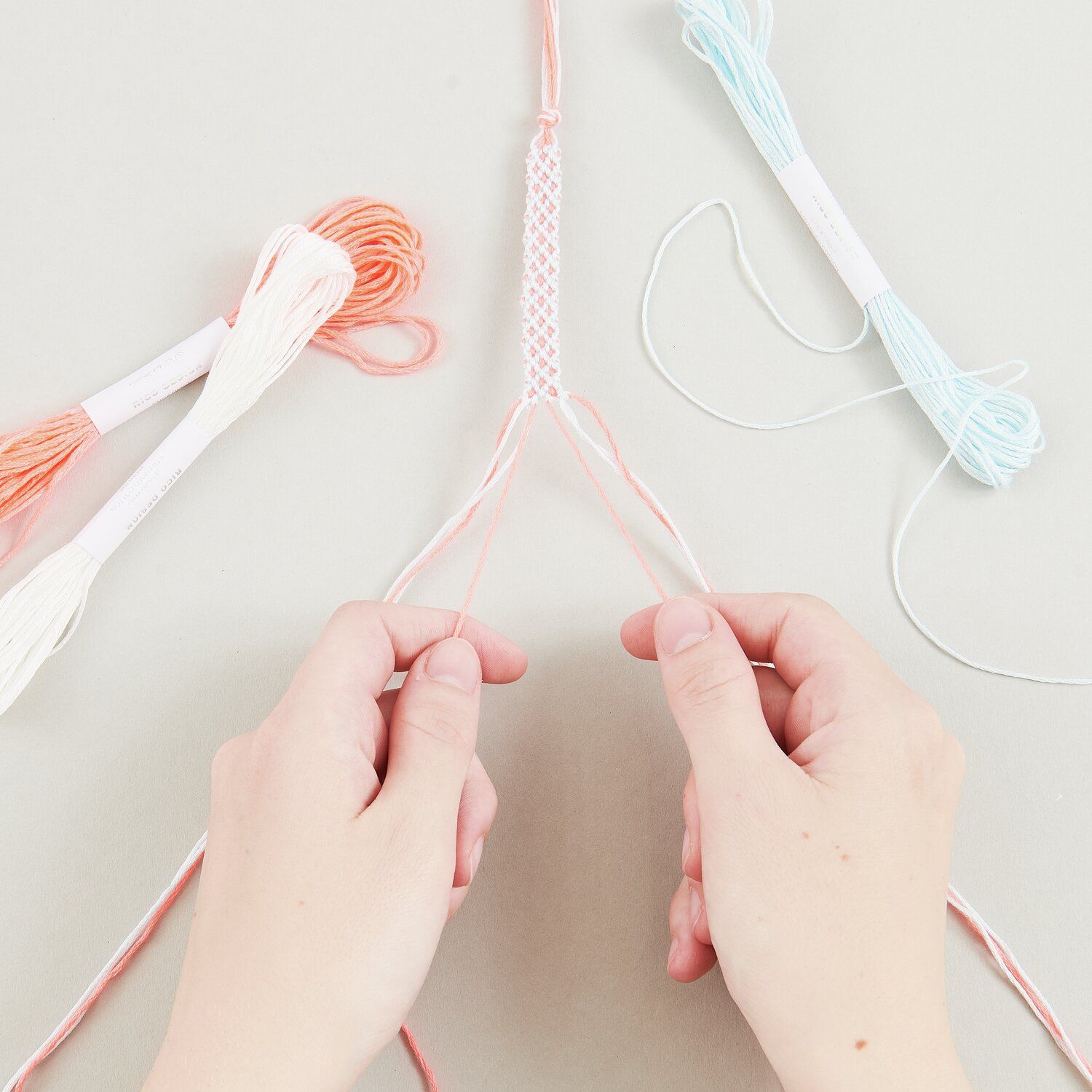 Rico DIY vriendschapsarmbanden set Pastel Colours - Afbeelding 3