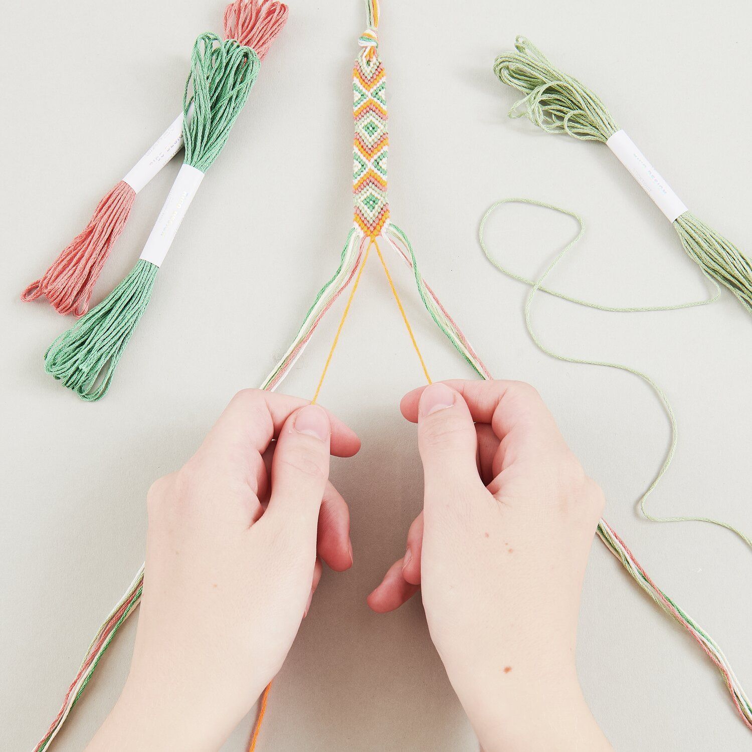 Rico DIY vriendschapsarmbanden set Neon Mix Kleuren - Afbeelding 3