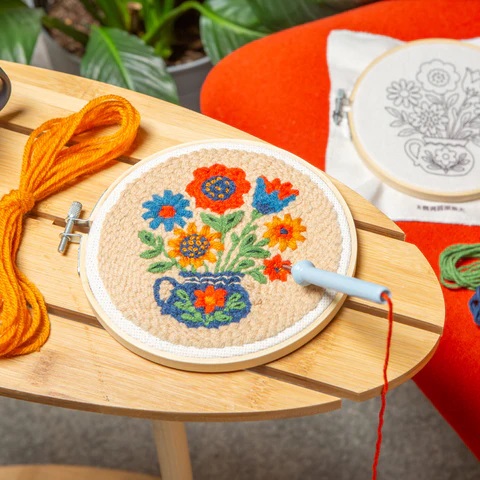 Kikkerland Punch Needle Kit/Set Bloemen Boeket Diameter: 15cm - Afbeelding 2