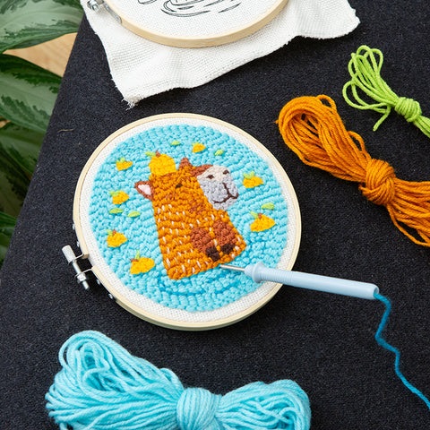 Kikkerland Punch Needle Kit/Set Capibara Diameter: 15cm - Afbeelding 2