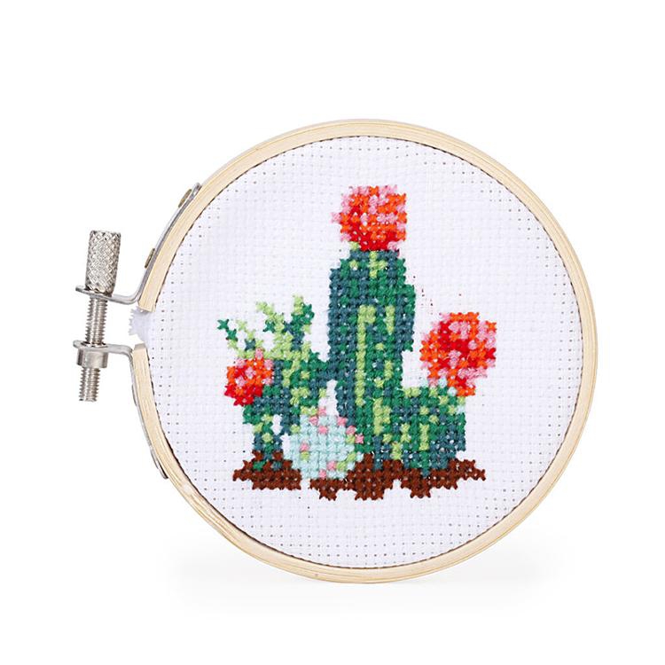 Kikkerland Mini Borduurpakket Cactus 7,5cm