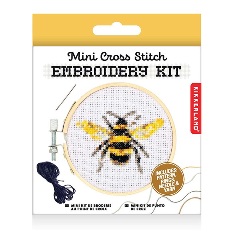 Kikkerland Mini Borduurpakket Bijtje 7,5cm - Afbeelding 2