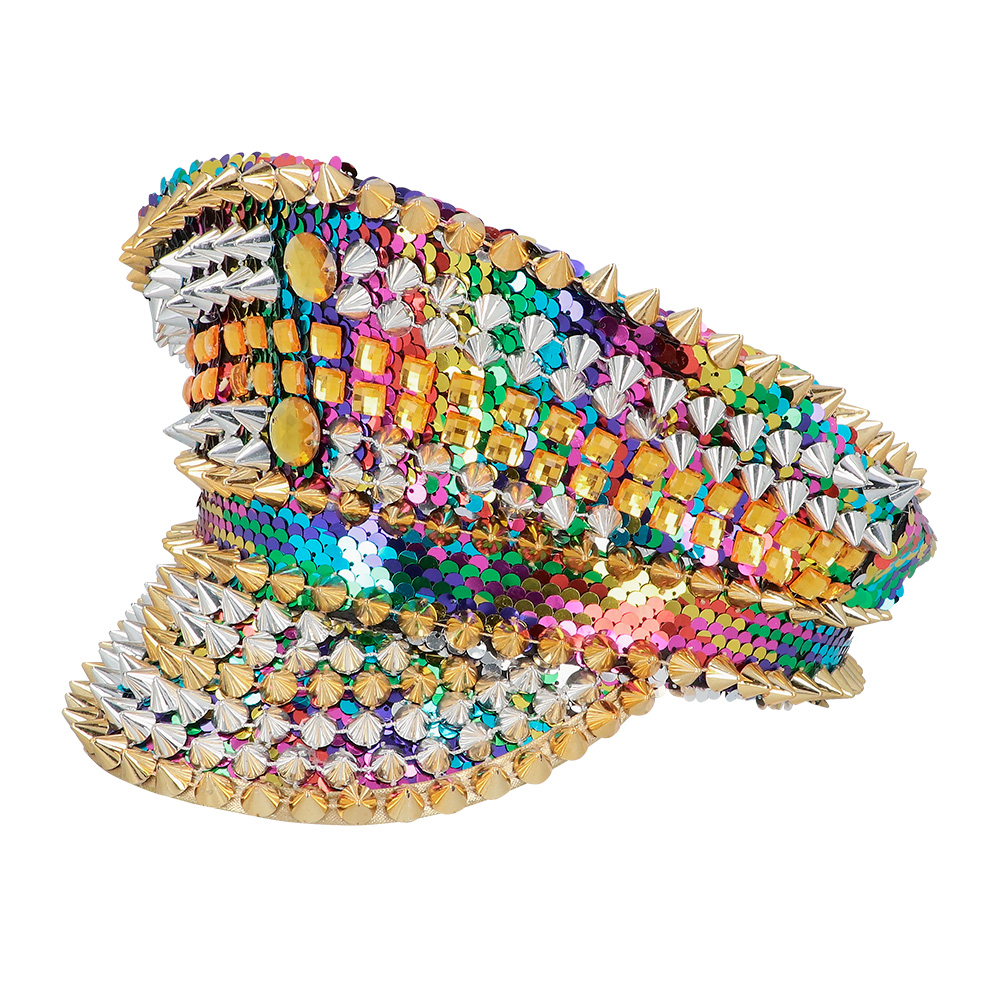 Cap met spikes rainbow ..