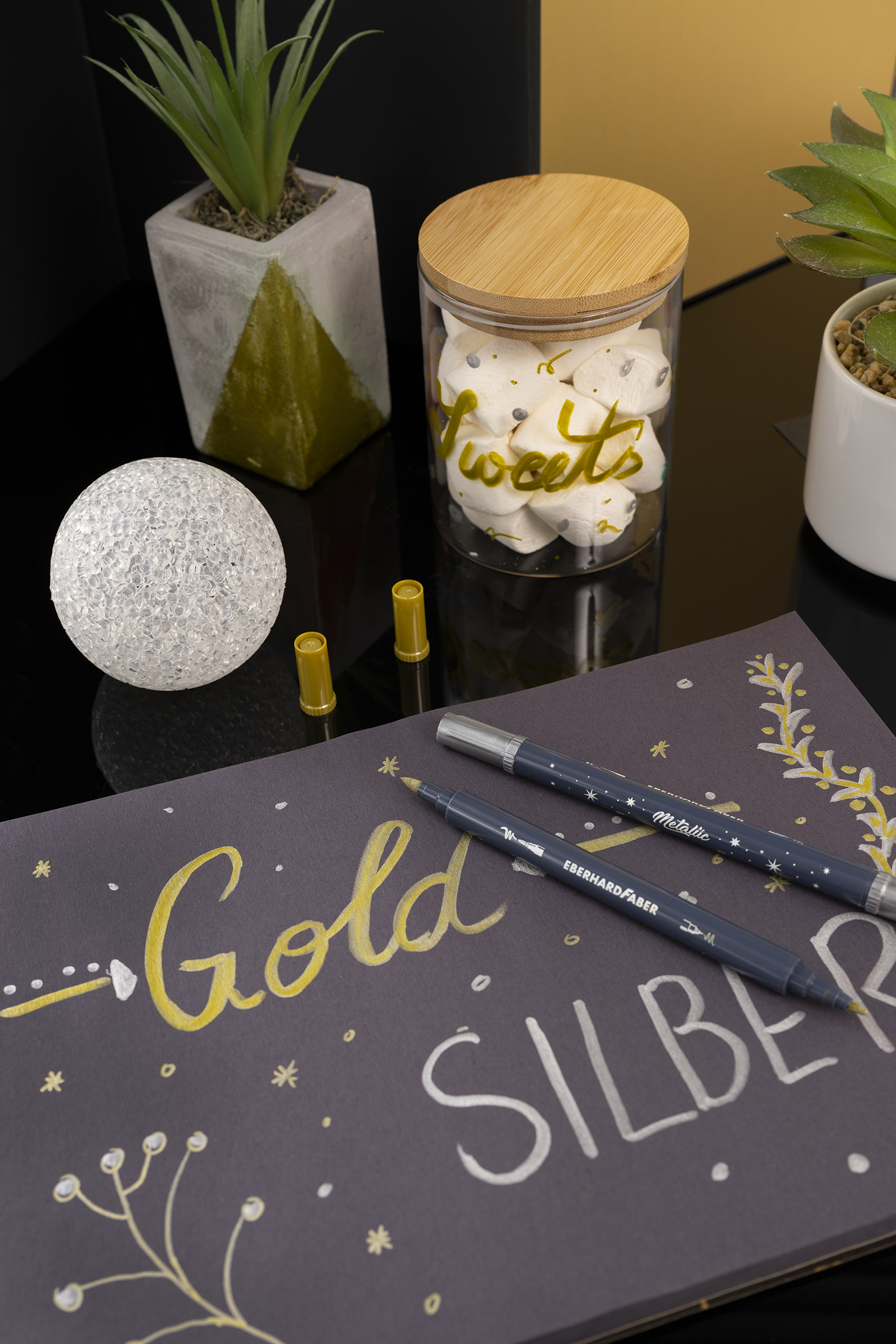 Eberhard Faber Metallic Markers (Stiften) Dubbelzijdig 0,8 en 1-10mm  Zilver En Goud - Afbeelding 4