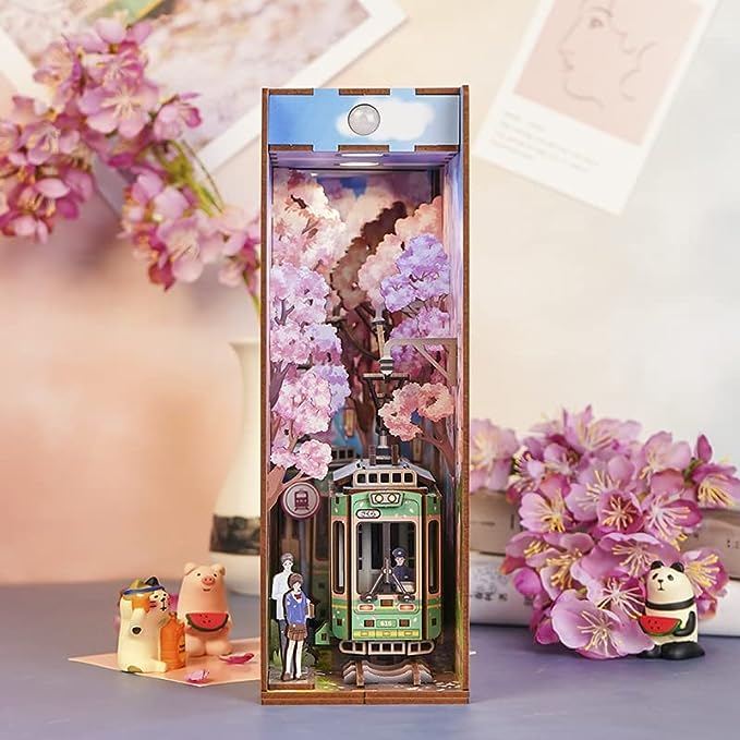 AB DIY Book Nook Boekensteun Sakura’s Travel 18x8x24,5cm - Afbeelding 1