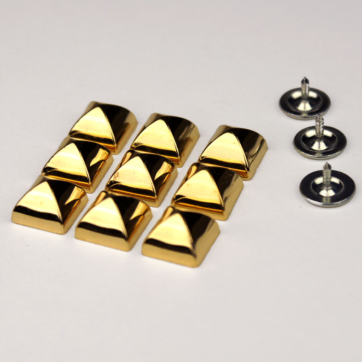 Plastic Studs 10mm 040