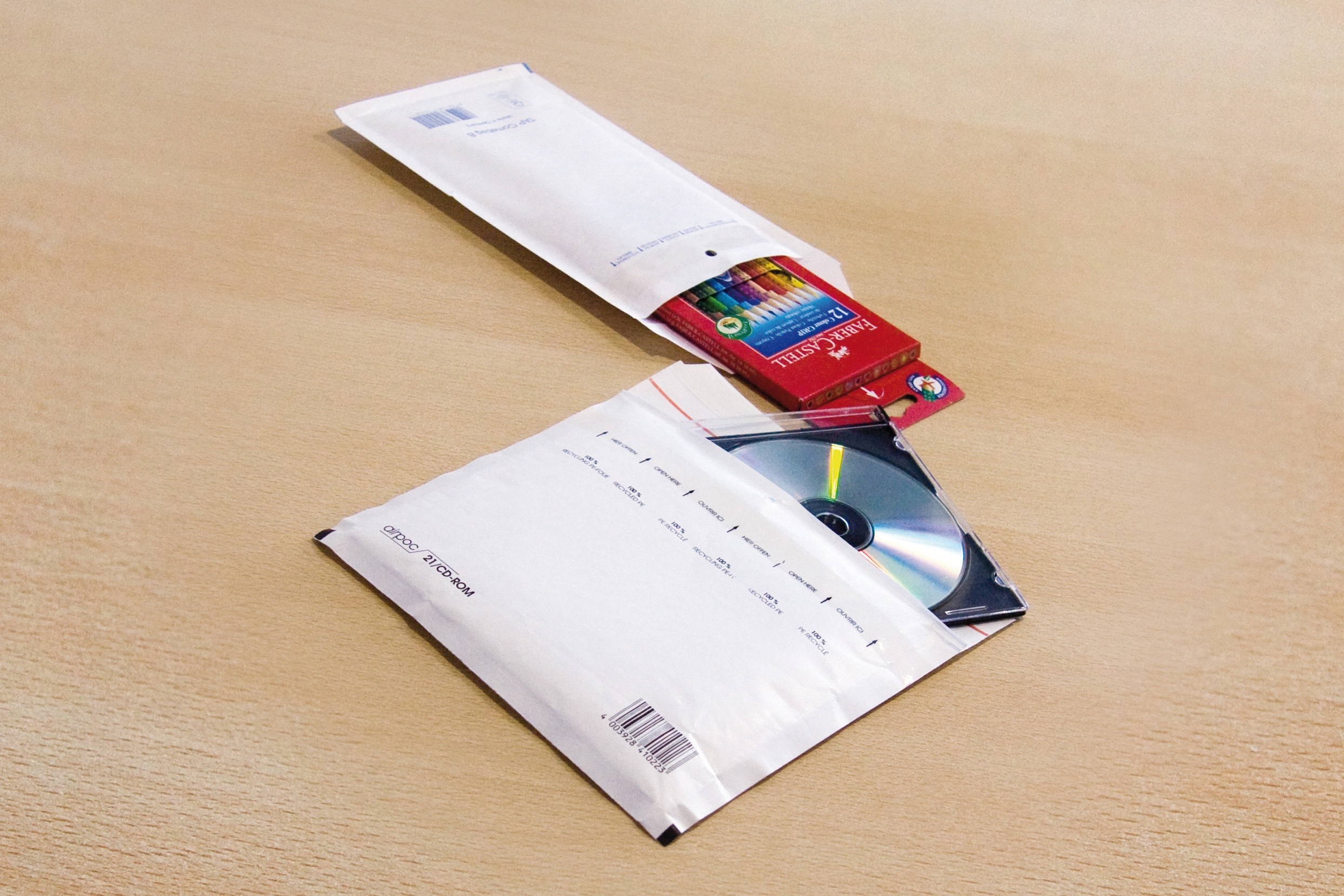 Luchtkussenenvelop Raadhuis 105x225mm B12 wit plakstrip krimp a 5 stuks