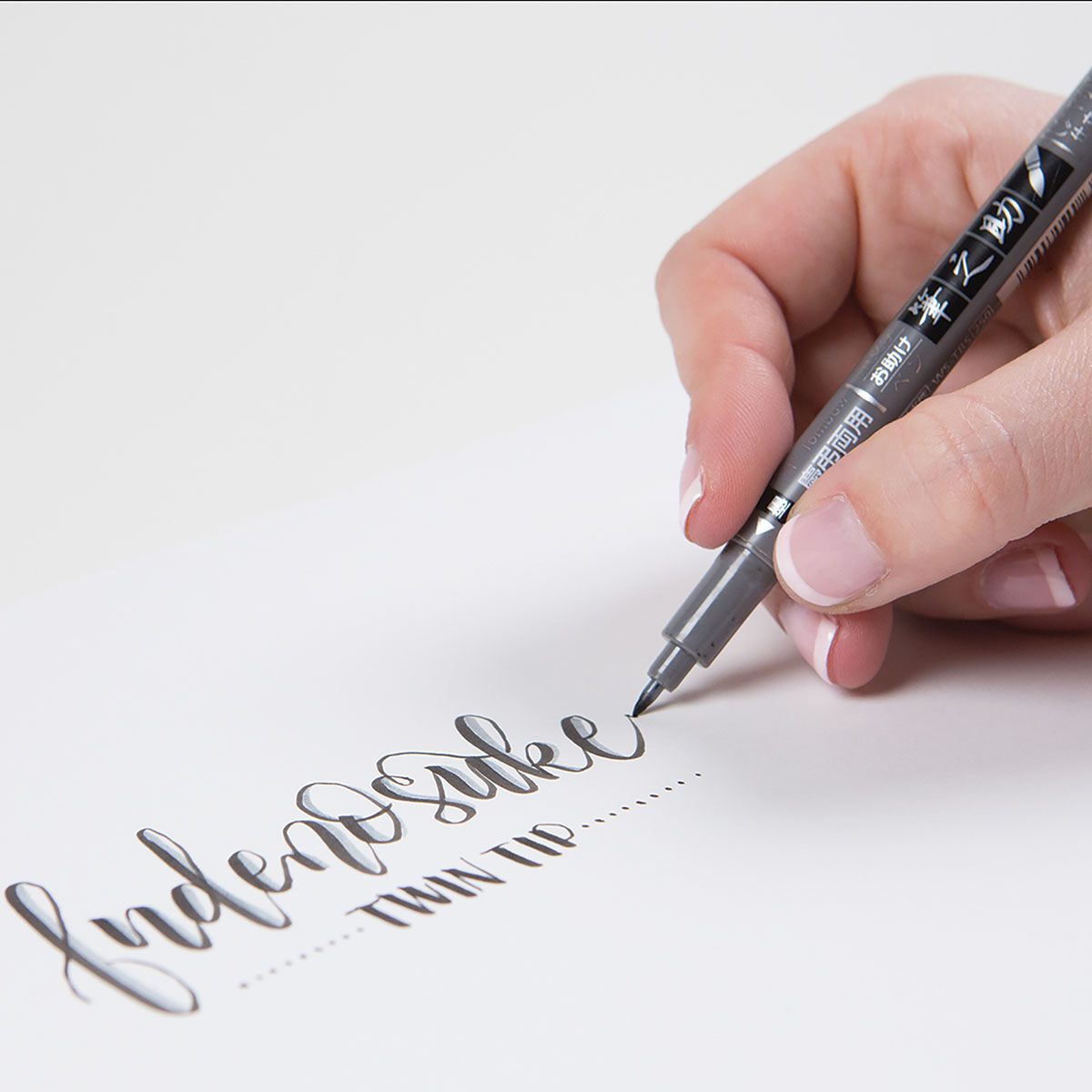 Tombow Dual Kalligrafie pen Grijs/Zwart - Afbeelding 1